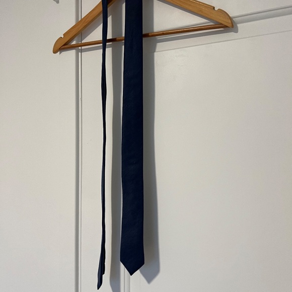 Penguin Men's Tie - Picture 3 of 5